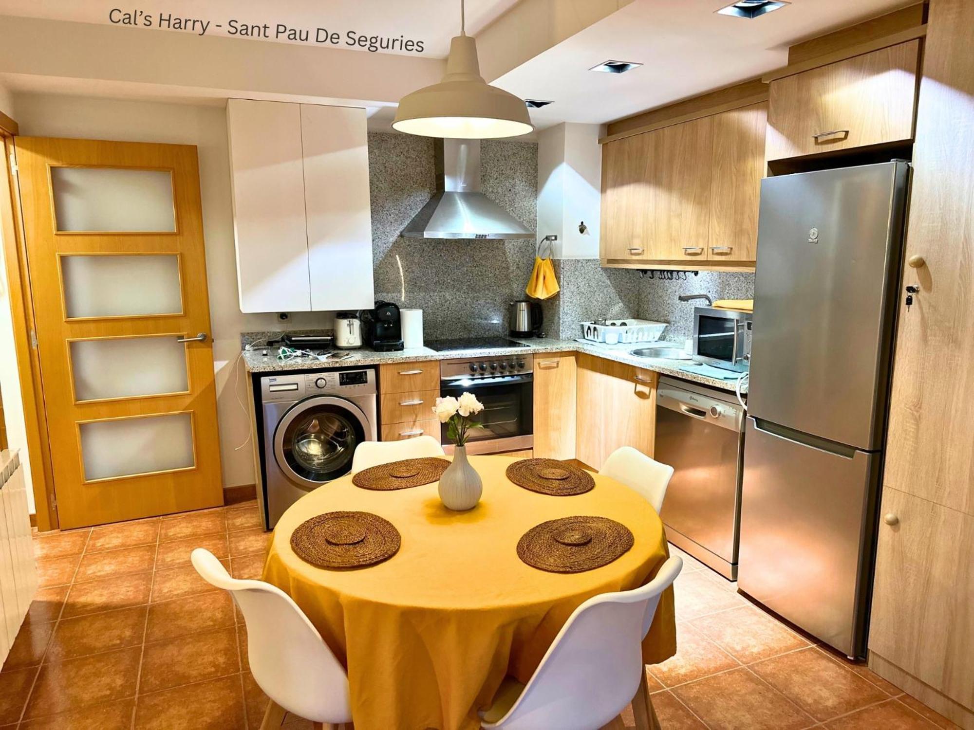 Cal Harrys - La Mejor Casa De Vacaciones En Pyrenees Con Vistas A La Montana 圣保德塞古里斯 外观 照片