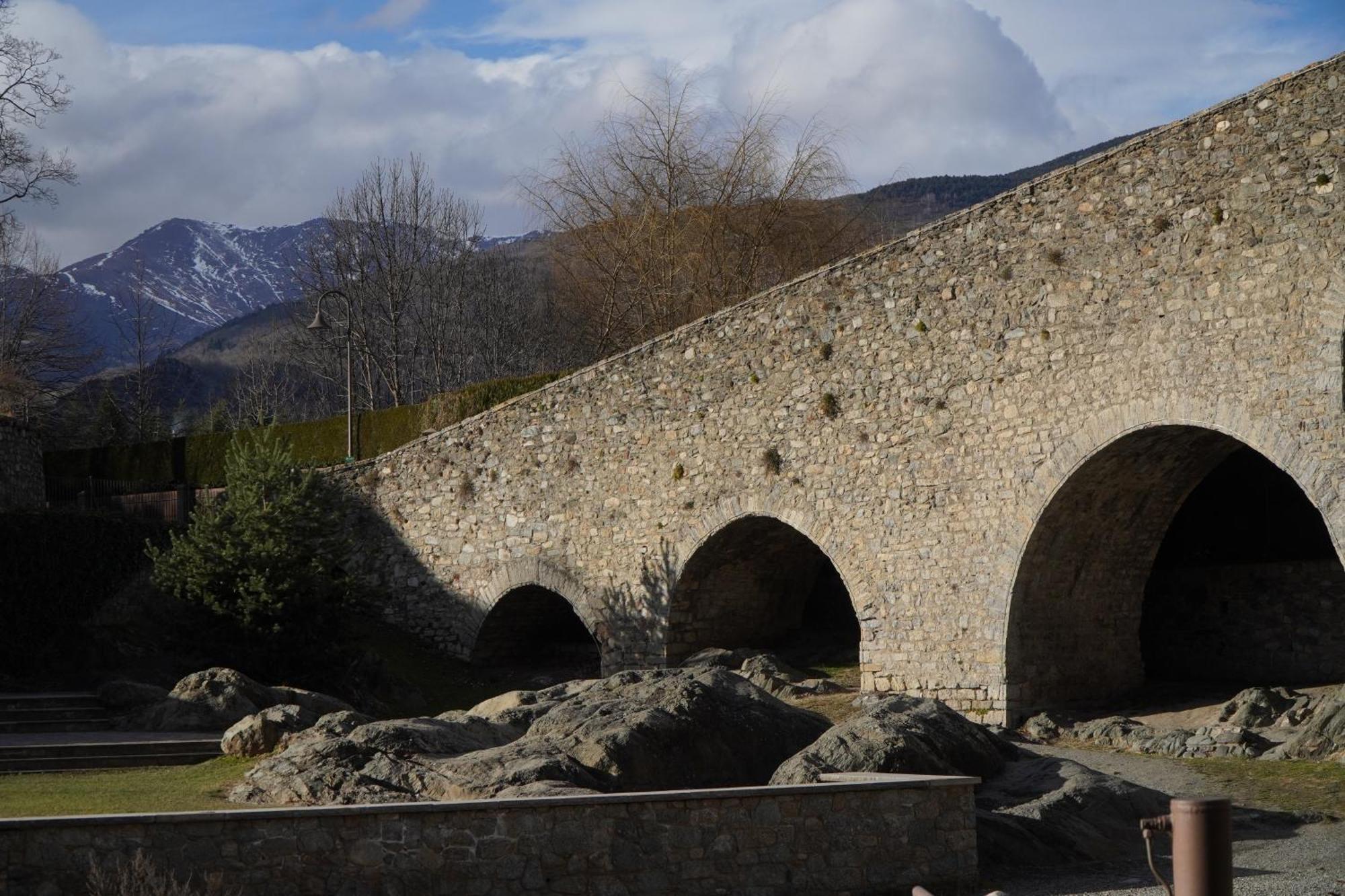 Cal Harrys - La Mejor Casa De Vacaciones En Pyrenees Con Vistas A La Montana 圣保德塞古里斯 外观 照片